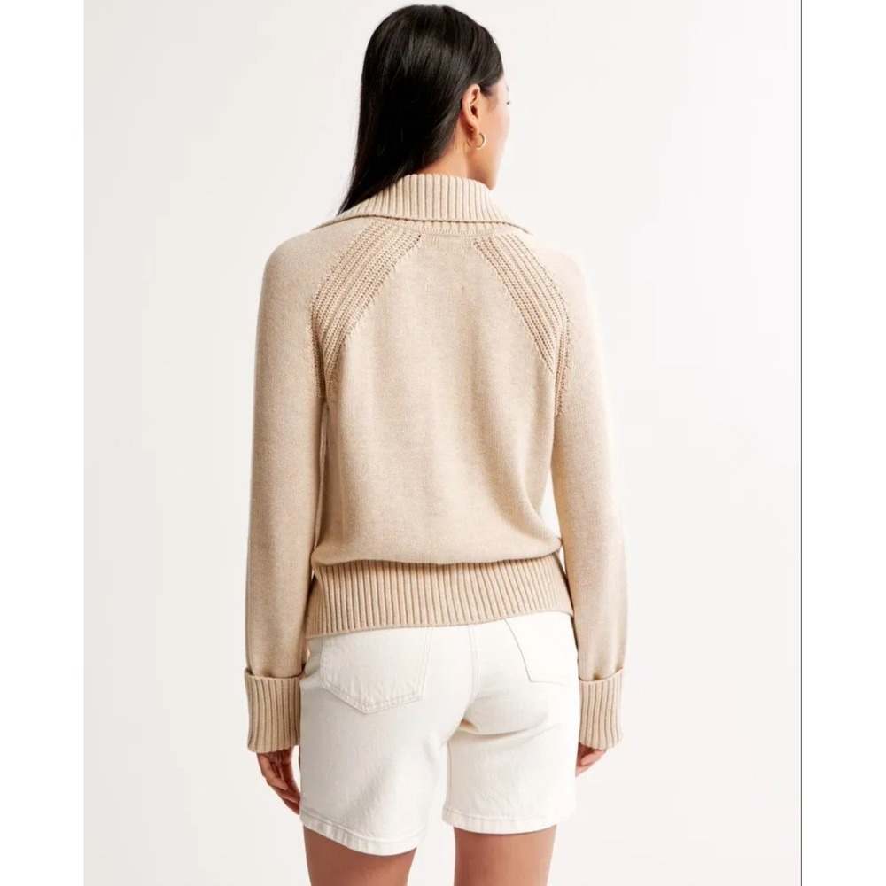 Abercrombie & Fitch Sz S Heathered Oatmeal Collared Notch Neck Knit Sweater - Picture 2 of 9